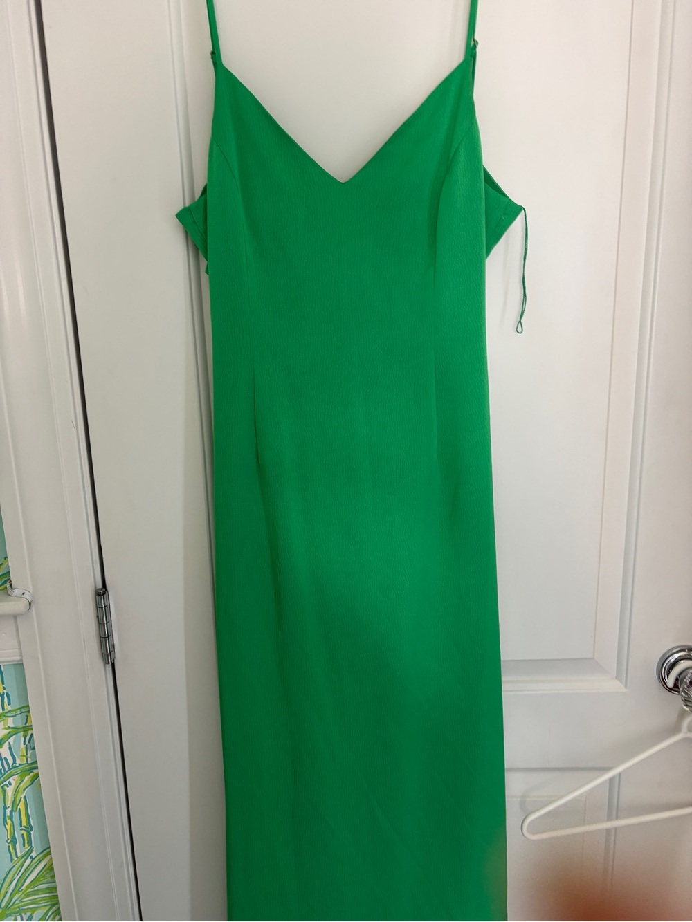 Slim V-Neck Maxi Dress in Emerald Green - Picture 2 of 4